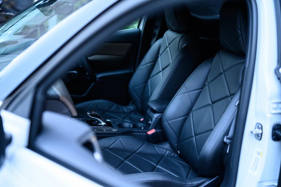 Интерьер DS 3 Crossback 2019 года  (JP) (фото 18 из 20)